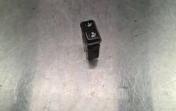 Honda HR-V Seat heating switch M16691SS8