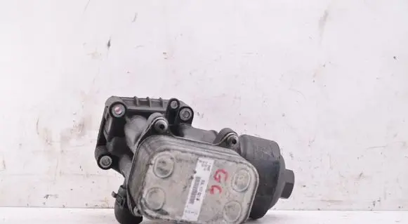 Volkswagen Golf VI Engine oil radiator 03L117021C 03L115389C
