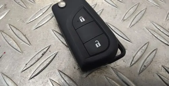 Toyota Aygo AB40 Ignition key/card 