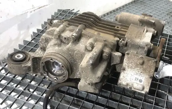 Volkswagen PASSAT B8 Rear differential 