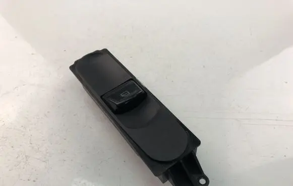 Mercedes-Benz Vito Viano W639 Electric window control switch A6395451413