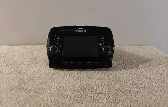 Fiat 500 Radio/CD/DVD/GPS head unit 10R048119 A2C3853320500000 07357104790