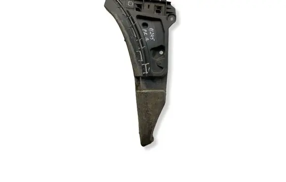 Volvo XC90 Front bumper mounting bracket 08620564