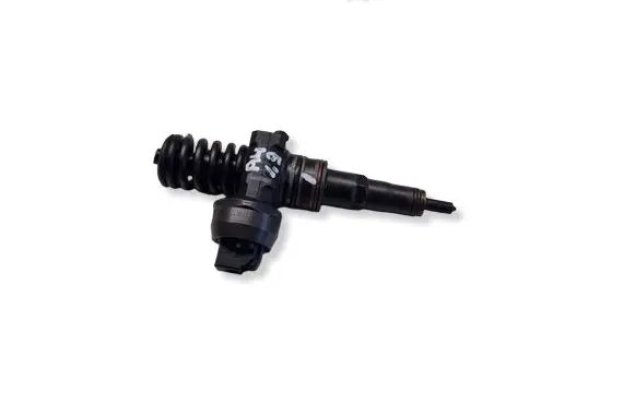 Audi A4 S4 B6 8E 8H Fuel injector 038130073AJ