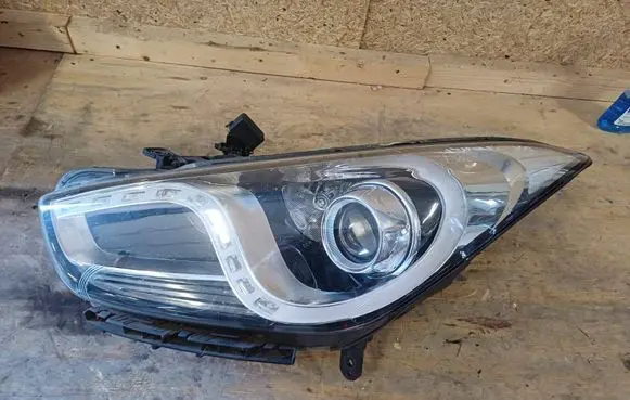 Hyundai i40 Headlight/headlamp 121212