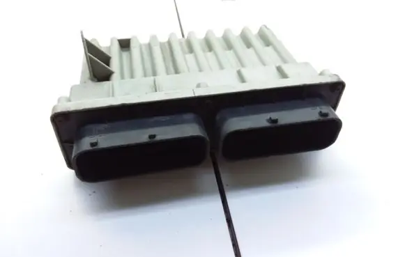 Opel Vectra B Fan control module 09131731 252618