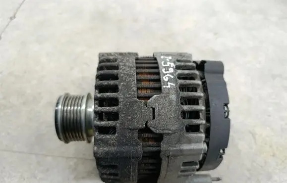 Volkswagen PASSAT B6 Generator/alternator 03G903023
