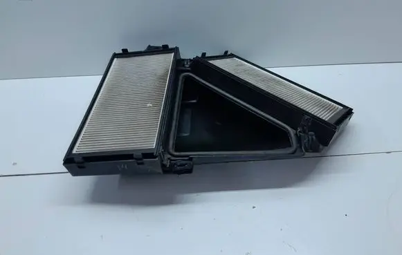 BMW X5 E70 Air filter box cover 6945575 10831110