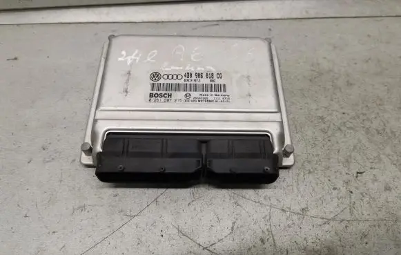 Volkswagen PASSAT B5.5 Engine control unit/module 4B0906018CG 0261207215