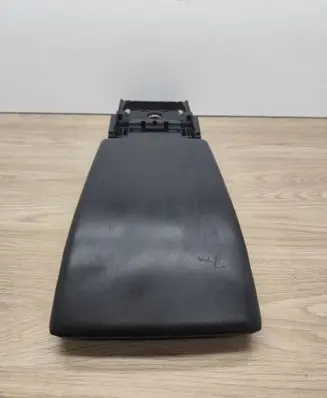 Volvo XC70 Armrest 1429609