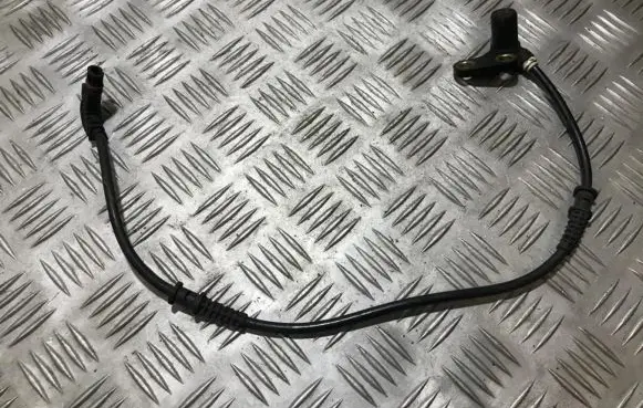 Mercedes-Benz C W202 ABS brake wheel speed sensor 075111423 0751-1142.3