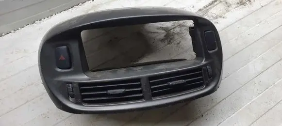 Toyota Previa (XR30, XR40) II Dash center air vent grill 5540528310