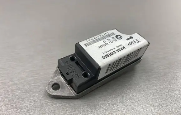 BMW 7 E38 Airbag deployment crash/impact sensor 8369024 A4736180892 65778369024