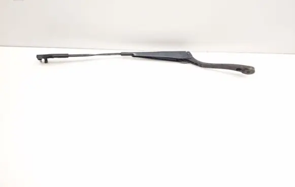 Mercedes-Benz C W204 Front wiper blade arm A2048200044