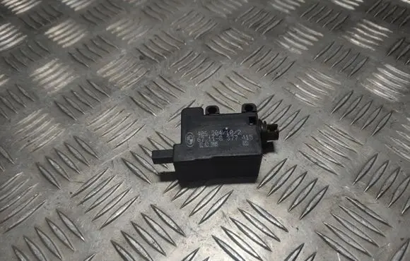BMW 5 E60 E61 Fuel tank cap lock motor 8377415