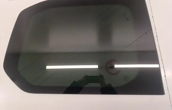 Volkswagen Multivan T7 Rear side window 43R011600