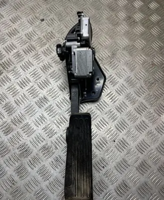 Infiniti M30 Accelerator throttle pedal 