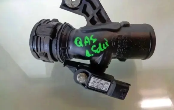 Nissan Qashqai+2 Intercooler hose/pipe