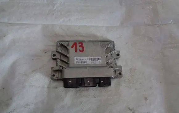 Renault Zoe Engine control unit/module 237D40076R