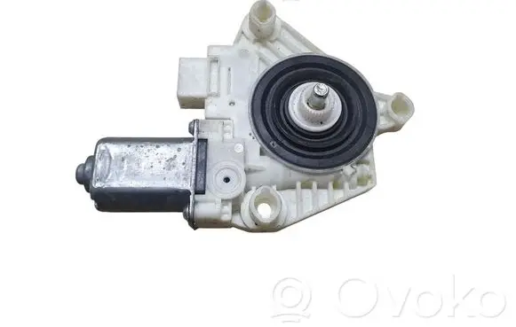 Mercedes-Benz C W205 Front door window regulator motor A2139069501 C53177101