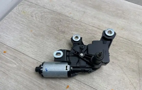 Volkswagen Touareg II Rear window wiper motor 7P6955711A W000020242 247764948
