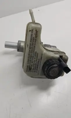 Master brake cylinder