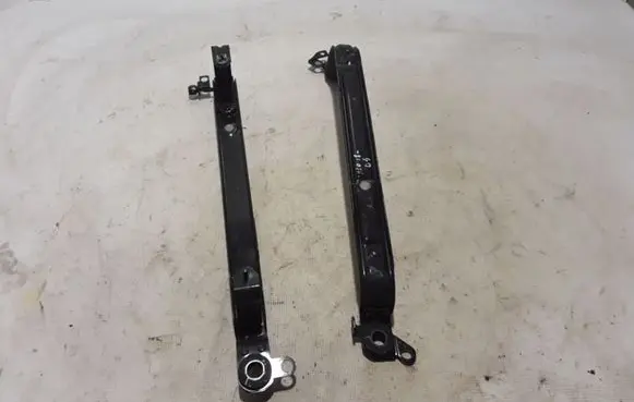 Volvo S90, V90 Fuel tank mounting bracket 31432749