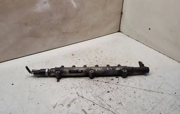Volvo V70 Fuel main line pipe 8658252 000053L1 0445215010