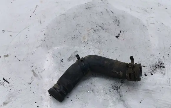 Nissan X-Trail T31 Engine coolant pipe/hose NOCODE