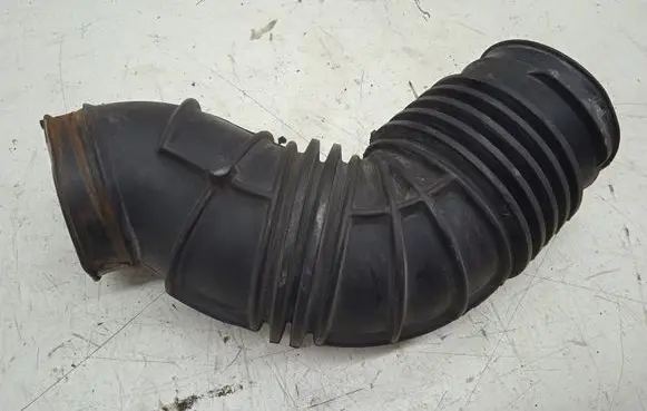 Volvo V70 Air intake hose/pipe 8649258