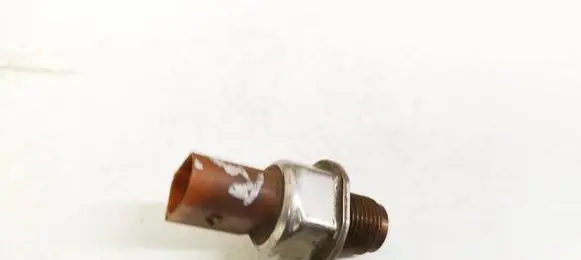 Volkswagen Golf VI Fuel pressure sensor 03l130089b 03l906051