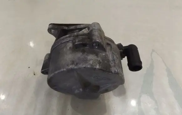 Renault Scenic II - Grand scenic II Vacuum pump