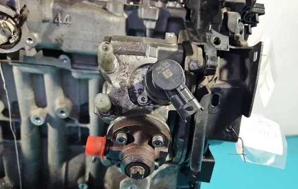 Peugeot 301 Fuel injection high pressure pump 0445010739 IMPRK1565554