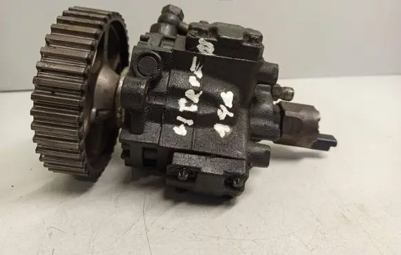 Citroen Berlingo Fuel injection high pressure pump 9636818480 FTP618610F