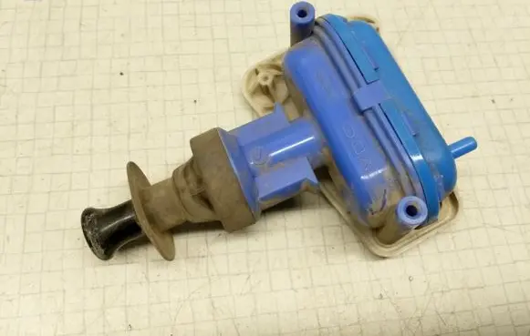 Audi 80 90 B3 Central locking motor 893862123