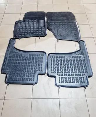 Volkswagen Touareg I Car floor mat set 