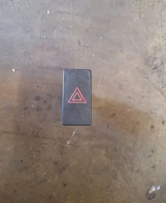 Toyota Avensis T270 Hazard light switch