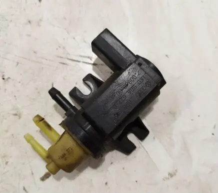 Vacuum valve
