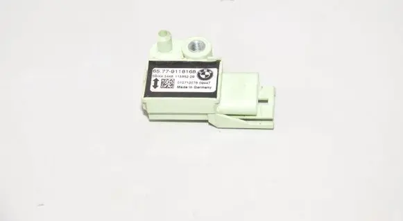 BMW X3 E83 Airbag deployment crash/impact sensor 9118168