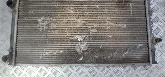 Volkswagen Golf III Coolant radiator