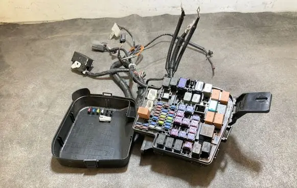Mazda 2 Fuse box set D09W66767 K7005