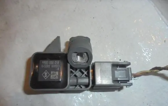 Renault Megane III Airbag deployment crash/impact sensor 988300005R