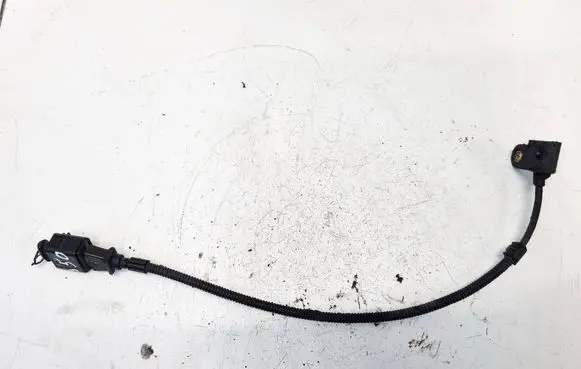 Skoda Fabia Mk1 (6Y) Crankshaft position sensor 038905433C