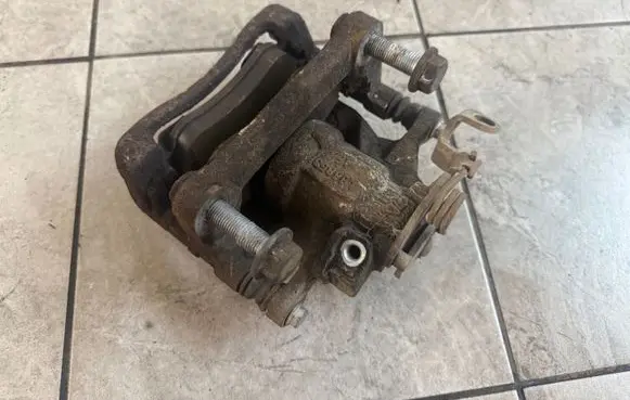 Volkswagen Amarok Rear brake caliper