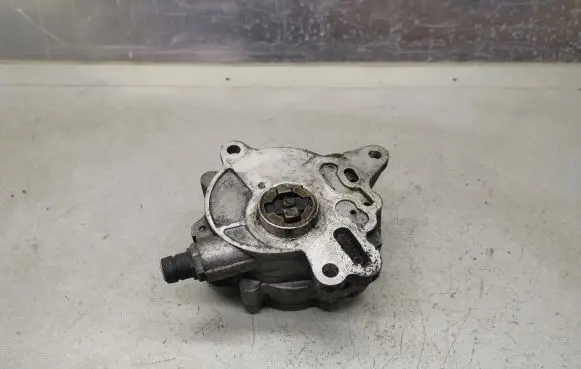 Volkswagen PASSAT B6 Fuel injection high pressure pump 03G145209