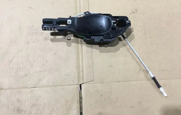 Rear door exterior handle/bracket