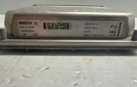 Volvo XC90 Engine control unit/module 30637733A 1039S00000 0281011078