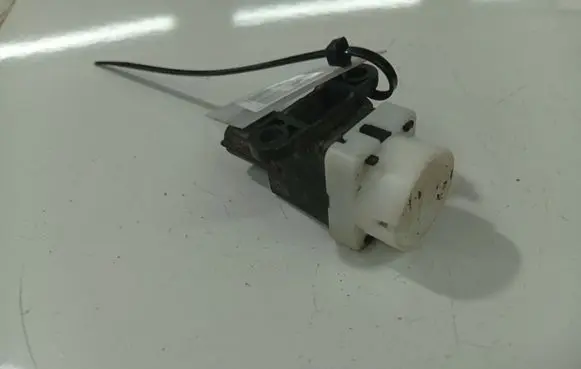 Hyundai Santa Fe Fuel cut-off switch 9593026000