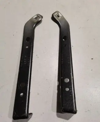 Ford Mustang VI Fender mounting bracket FR3B16C198BC