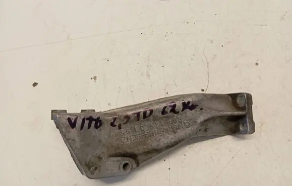 Mercedes-Benz Vito Viano W638 Engine mounting bracket 6011550395
